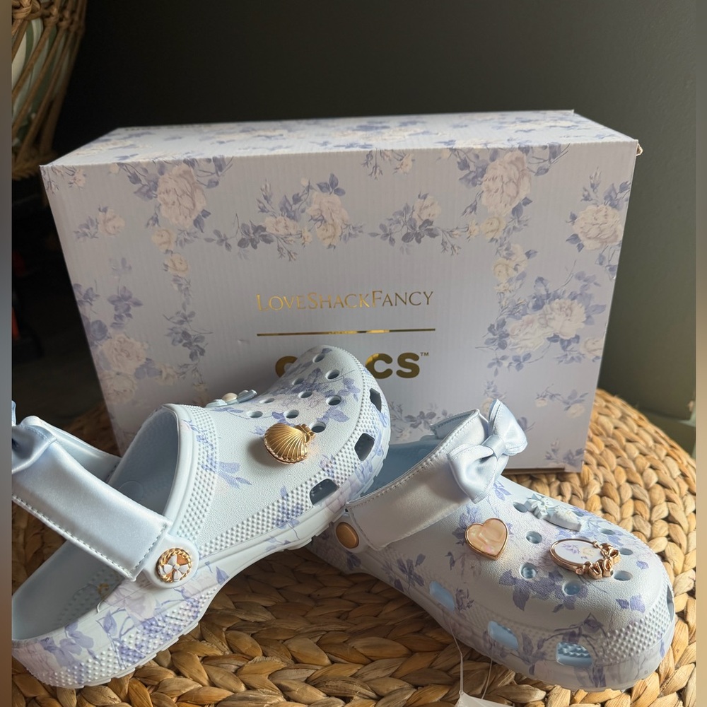 LoveShackFancy x CROCS - Picture 4 of 5